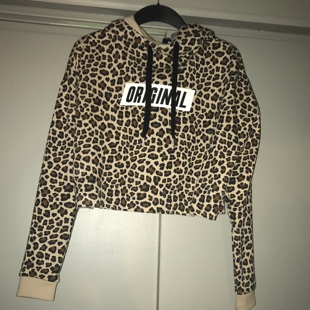 Never worn Medium H&M crop cheetah hoodie